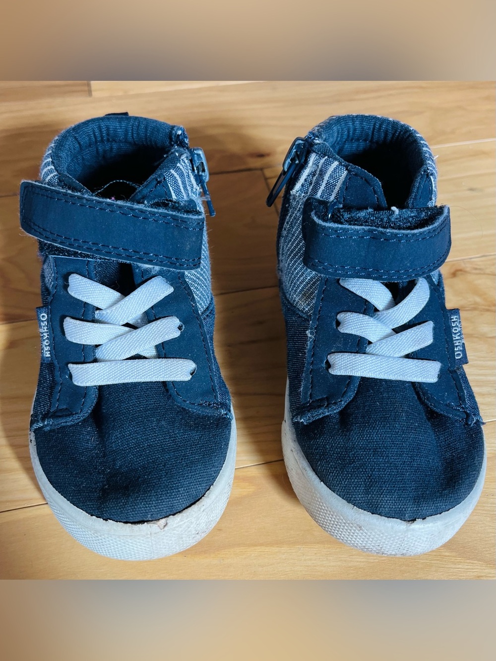 Oshkosh B’gosh Toddler Size 6 High-Top Sneakers - Blue Chambray -Velcro & Zipper